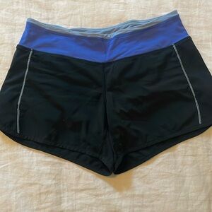 Lululemon women’s shorts size 4